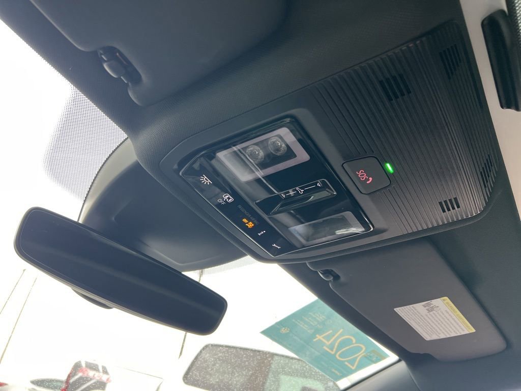 Used 2024 Volkswagen Golf R image 23