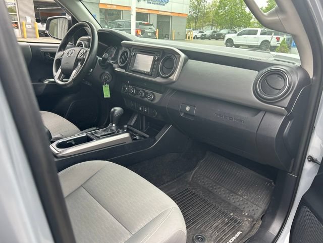 Used 2019 Toyota Tacoma SR5 AWD/4WD image 14