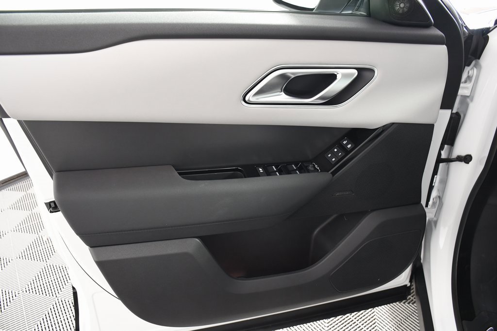 Used 2025 Land Rover Range Rover Velar Dynamic SE image 14