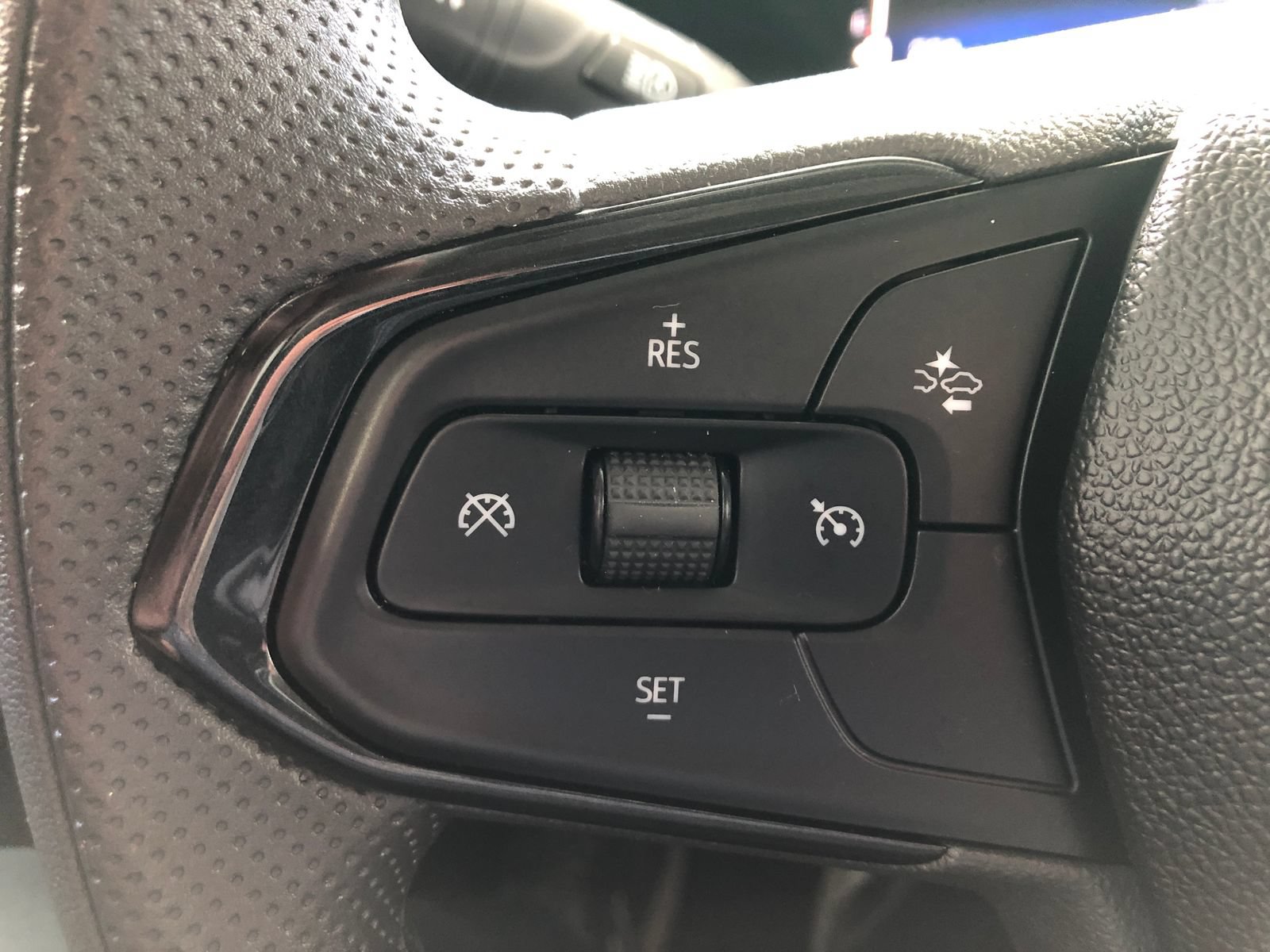 Used 2025 Chevrolet TrailBlazer LS w/ LS Convenience Package FWD image 35