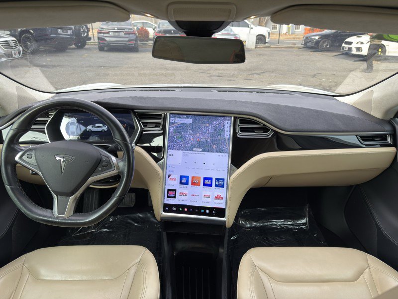 Used 2015 Tesla Model S 85D image 18