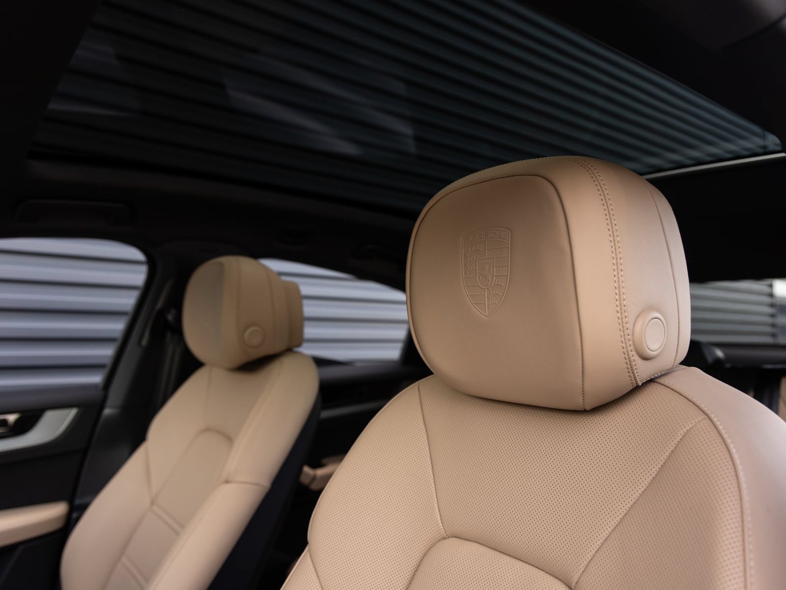 Certified 2026 Porsche Cayenne Coupe AWD/4WD image 25