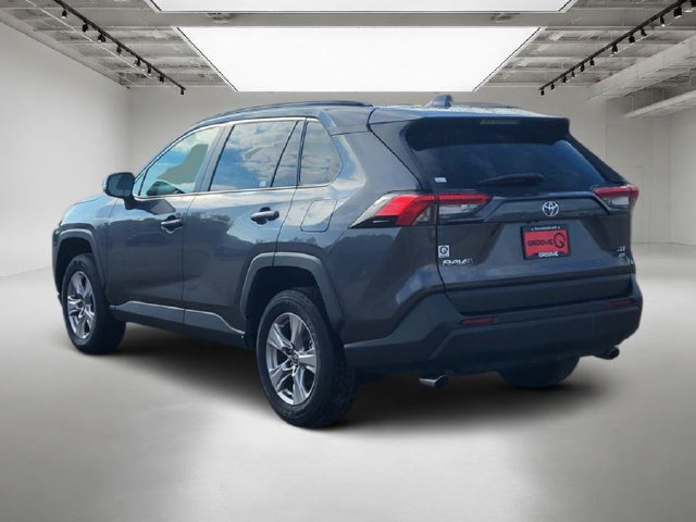 Used 2025 Toyota RAV4 XLE AWD/4WD image 3