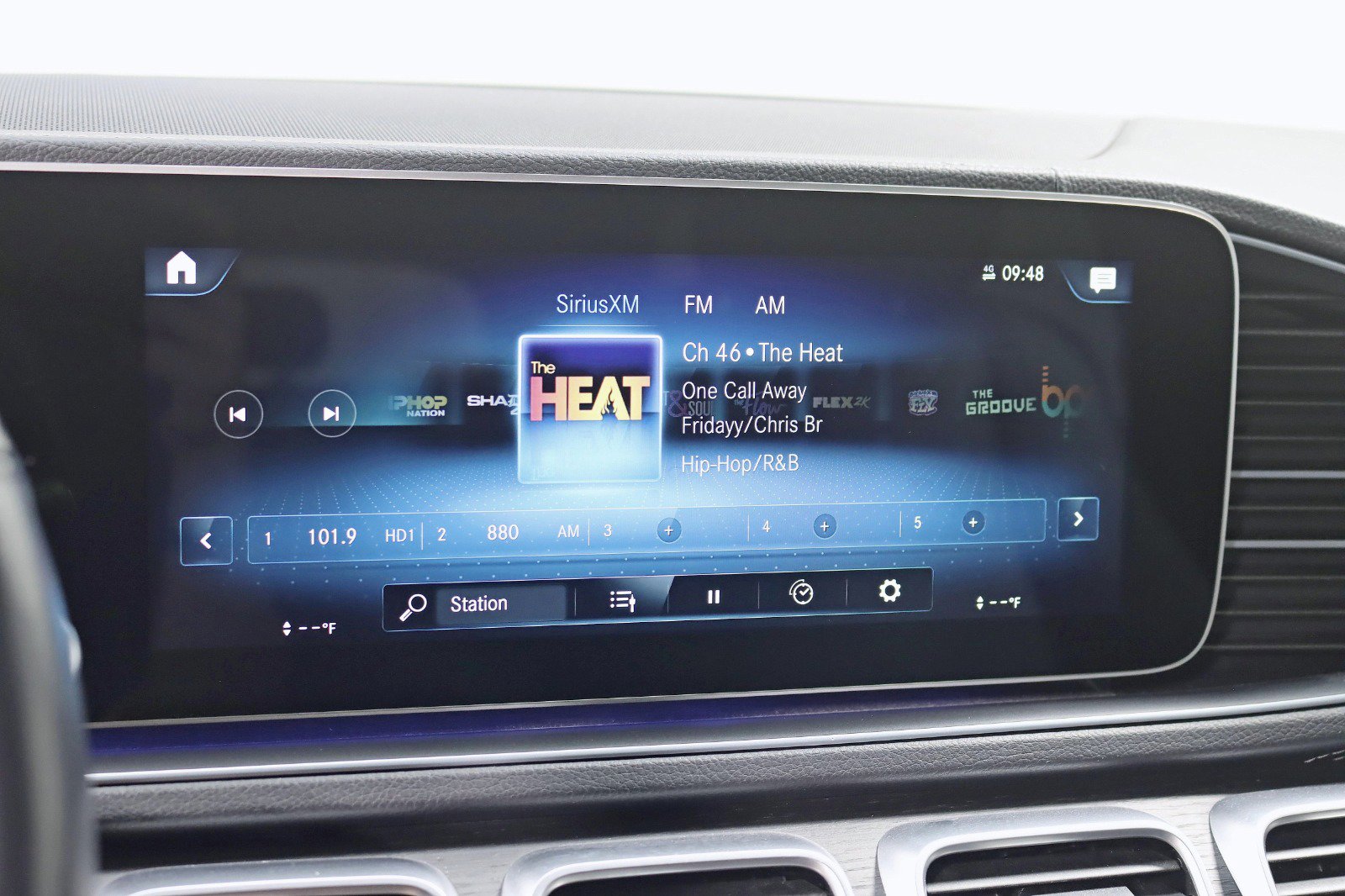 Used 2022 Mercedes-Benz GLS 450 4MATIC w/ AMG Line Exterior image 26