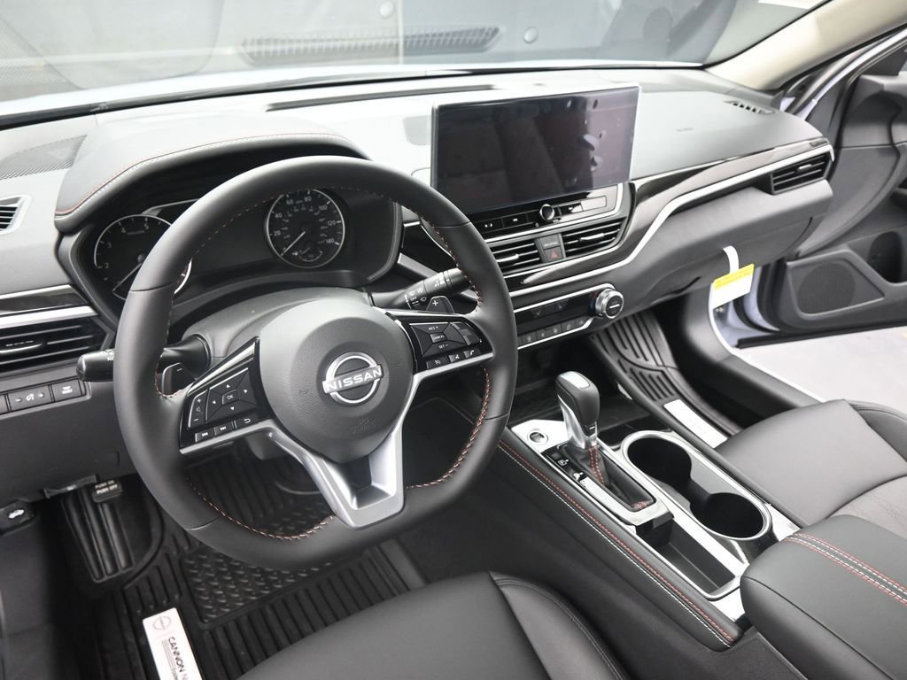 New 2025 Nissan Altima 2.5 SR image 14