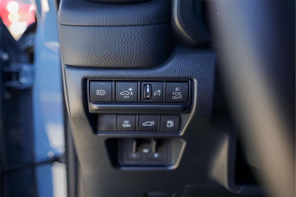 Used 2025 Toyota Land Cruiser Base image 18