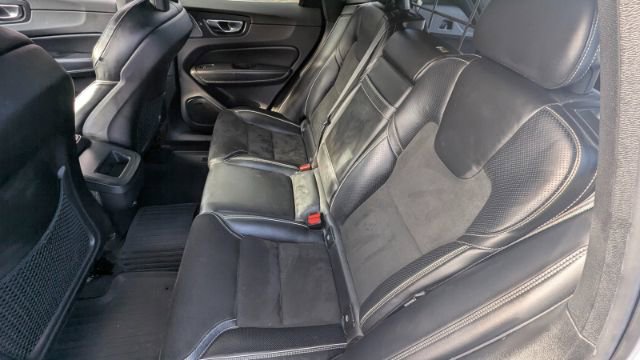 Used 2018 Volvo XC60 T6 R-Design w/ Convenience Package image 19