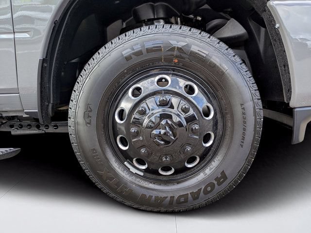New 2026 RAM 3500 Laramie AWD/4WD image 10