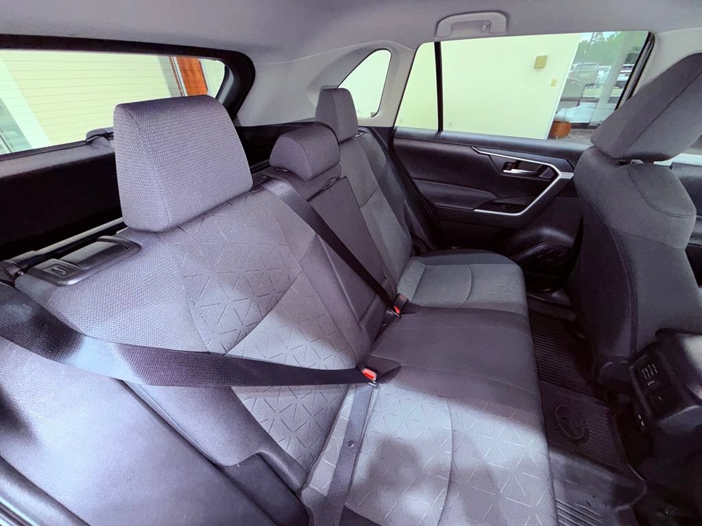 Used 2022 Toyota RAV4 XLE AWD/4WD image 10
