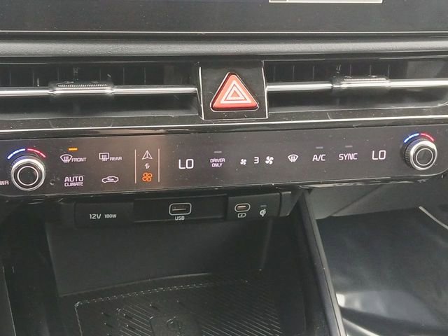 Certified 2023 Kia Niro SX image 19