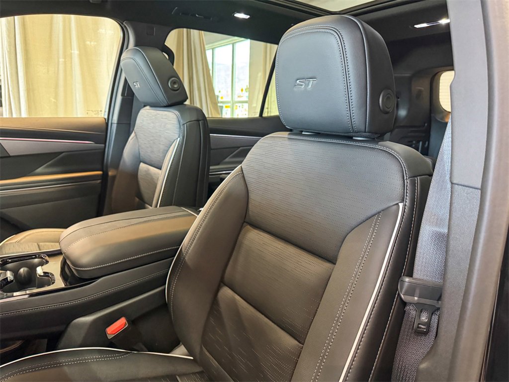 New 2026 Buick Enclave Sport Touring w/ Power Package image 17