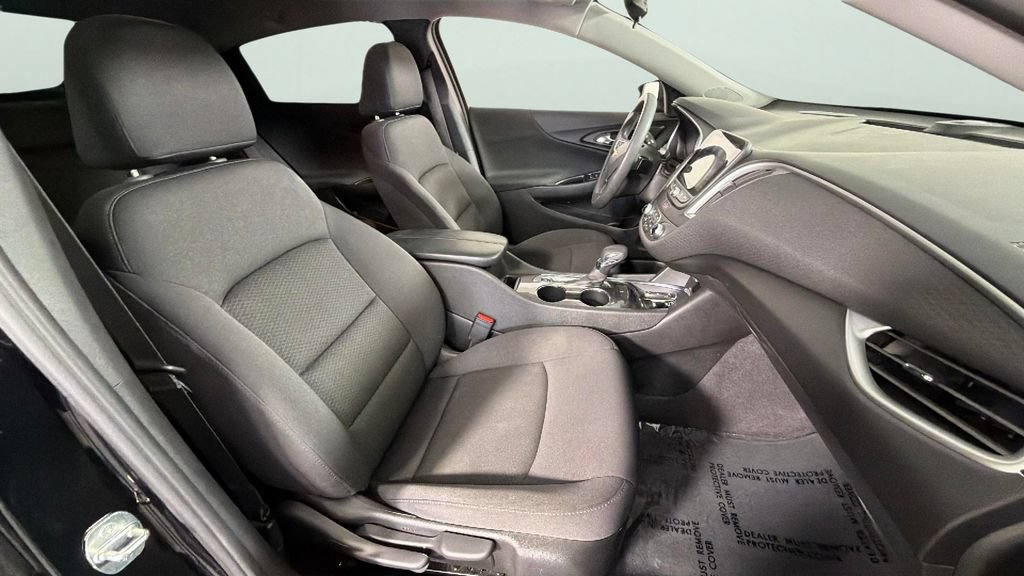 Used 2023 Chevrolet Malibu LT FWD image 32