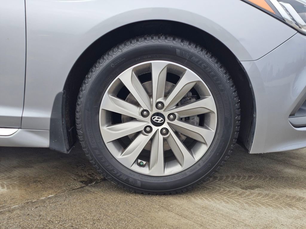 Used 2016 Hyundai Sonata Sport w/ Option Group 02 image 9