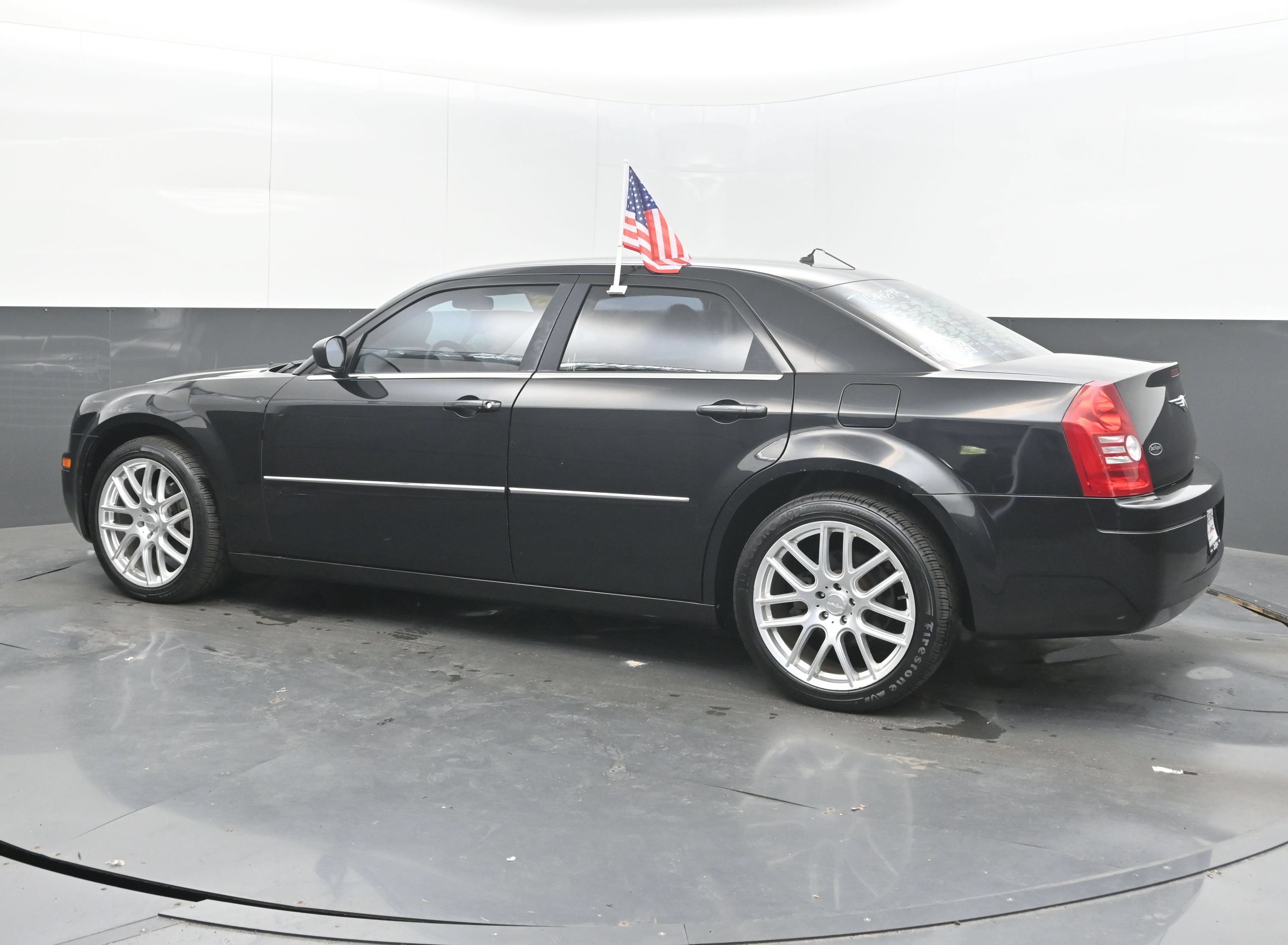 Used 2008 Chrysler 300 LX RWD image 7