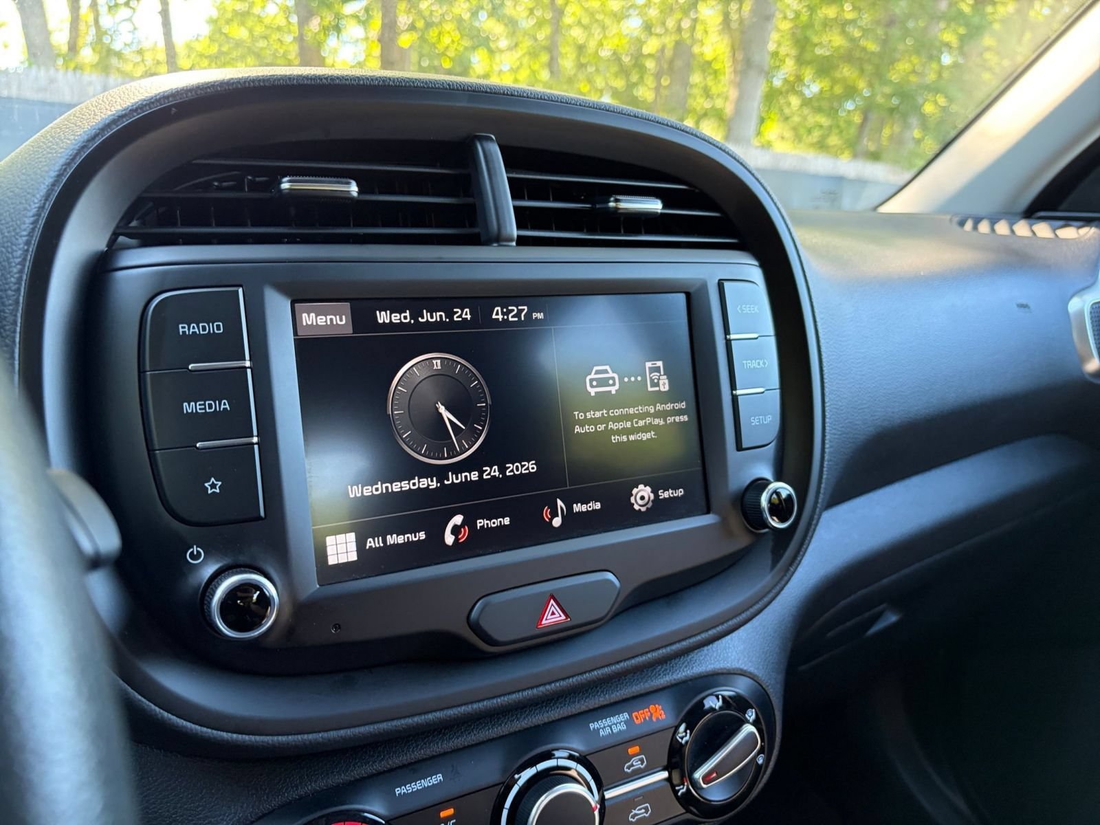 Used 2025 Kia Soul LX w/ LX Technology Package FWD image 20