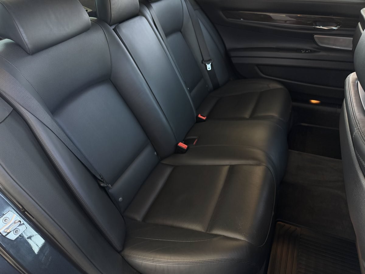 Used 2015 BMW 750Li RWD image 21