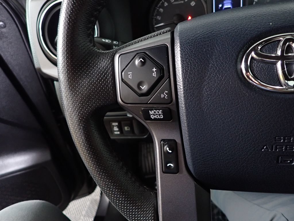 Used 2019 Toyota Tacoma TRD Off-Road AWD/4WD image 25