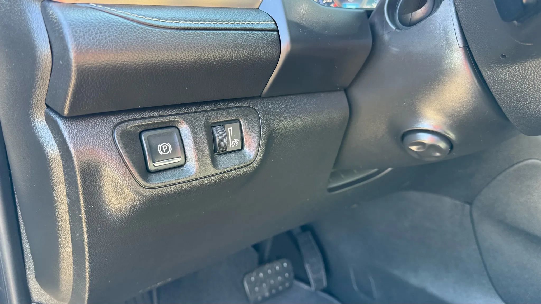 Used 2017 GMC Acadia Denali image 19