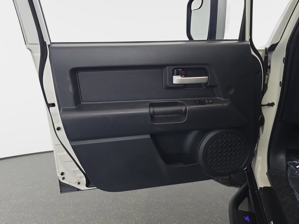 Used 2012 Toyota FJ Cruiser 4WD w/ Convenience Pkg image 28