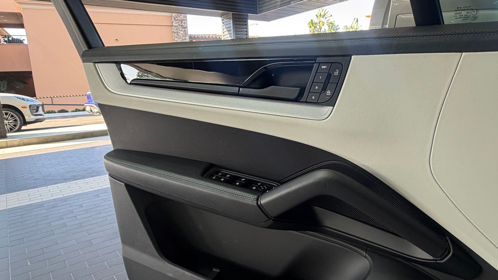 Certified 2024 Porsche Cayenne S AWD/4WD image 18