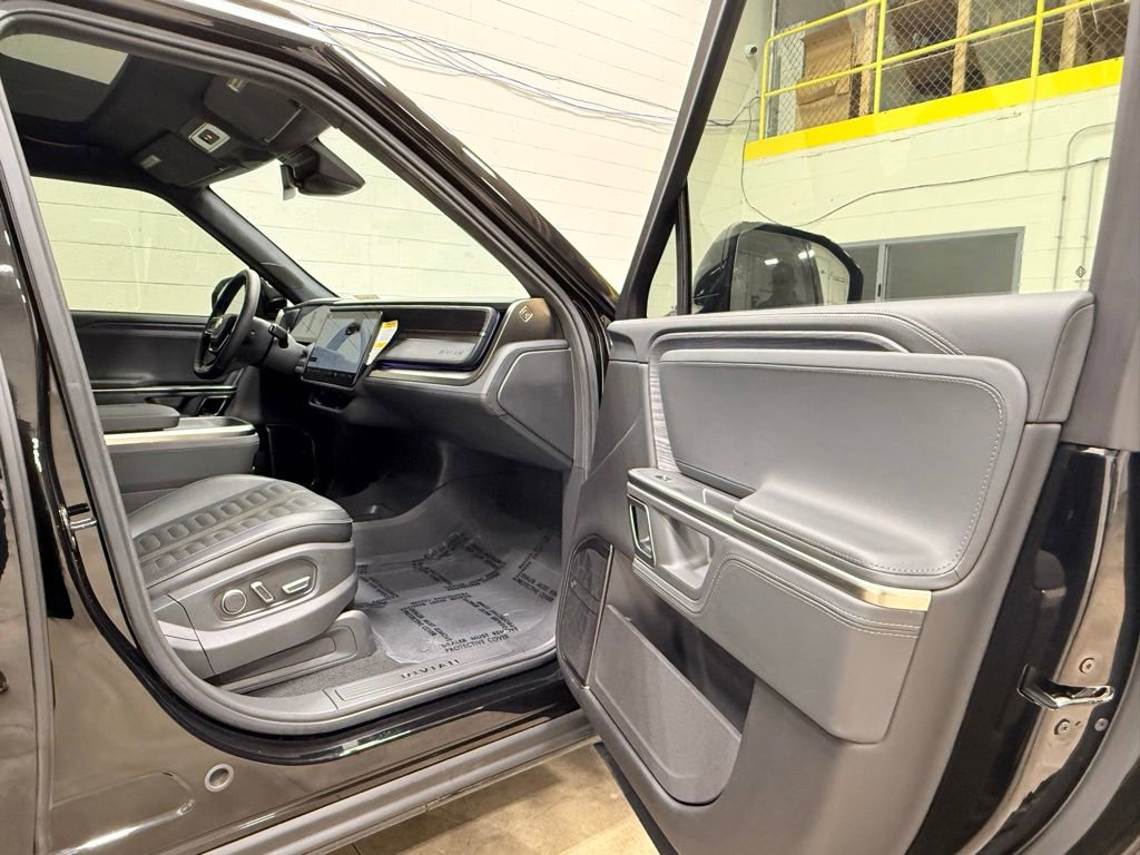 Used 2024 Rivian R1S Adventure AWD/4WD image 42