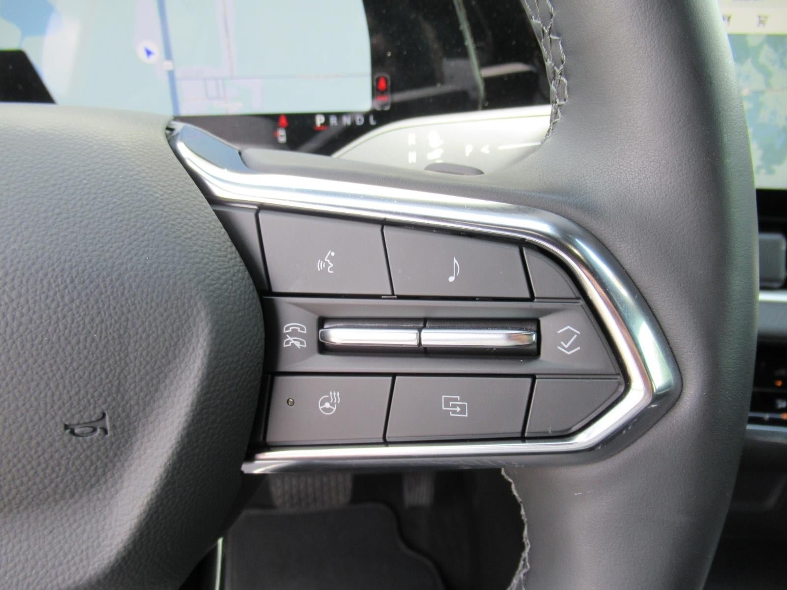 Used 2026 Chevrolet Equinox LT FWD image 24