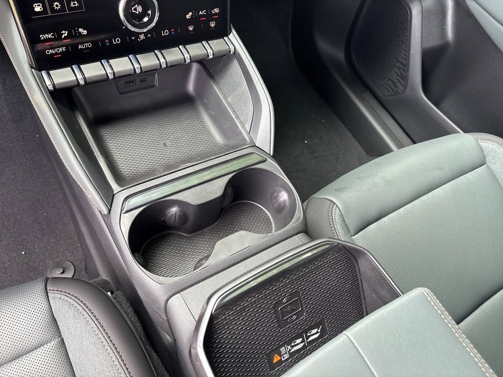 New 2026 GMC Terrain AT4 w/ LPO, Floor Liner Package AWD/4WD image 21