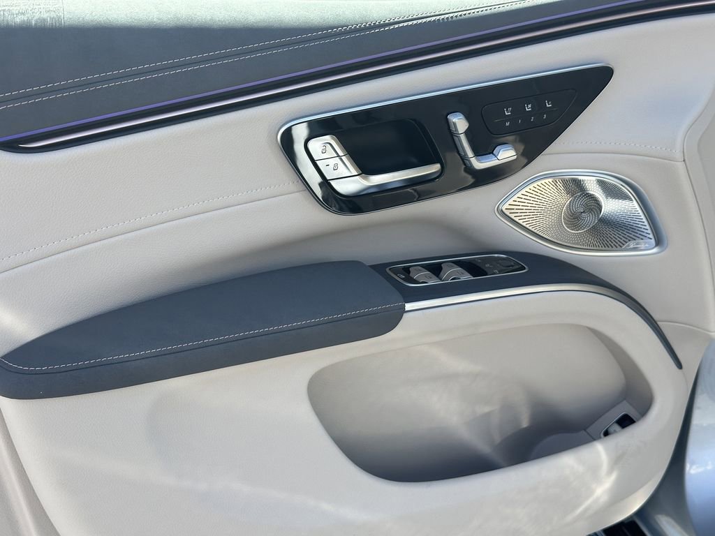 New 2026 Mercedes-Benz EQS 550 4MATIC SUV image 11