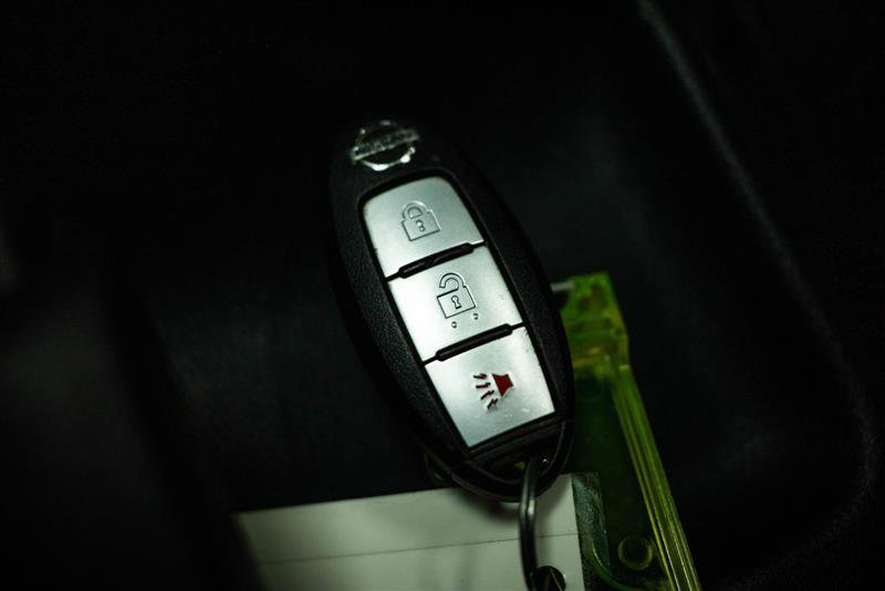 Used 2019 Nissan Kicks S image 17