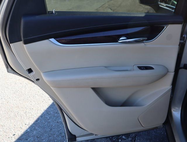 Used 2017 Cadillac XT5 Premium Luxury image 38