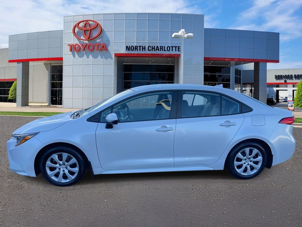 Used 2025 Toyota Corolla LE image 6