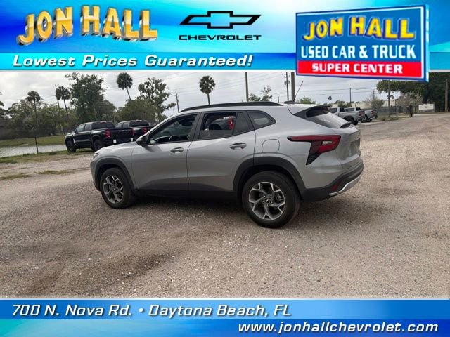 Used 2024 Chevrolet Trax LT w/ Driver Confidence Package image 6