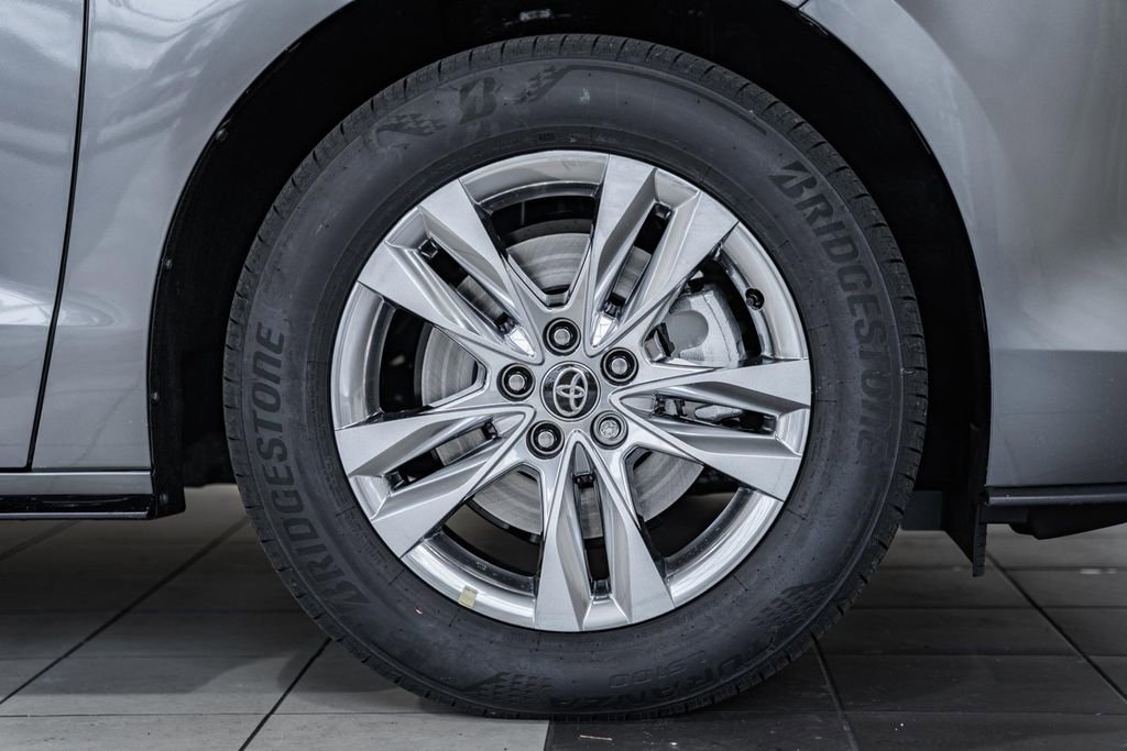New 2026 Toyota Sienna Limited image 18