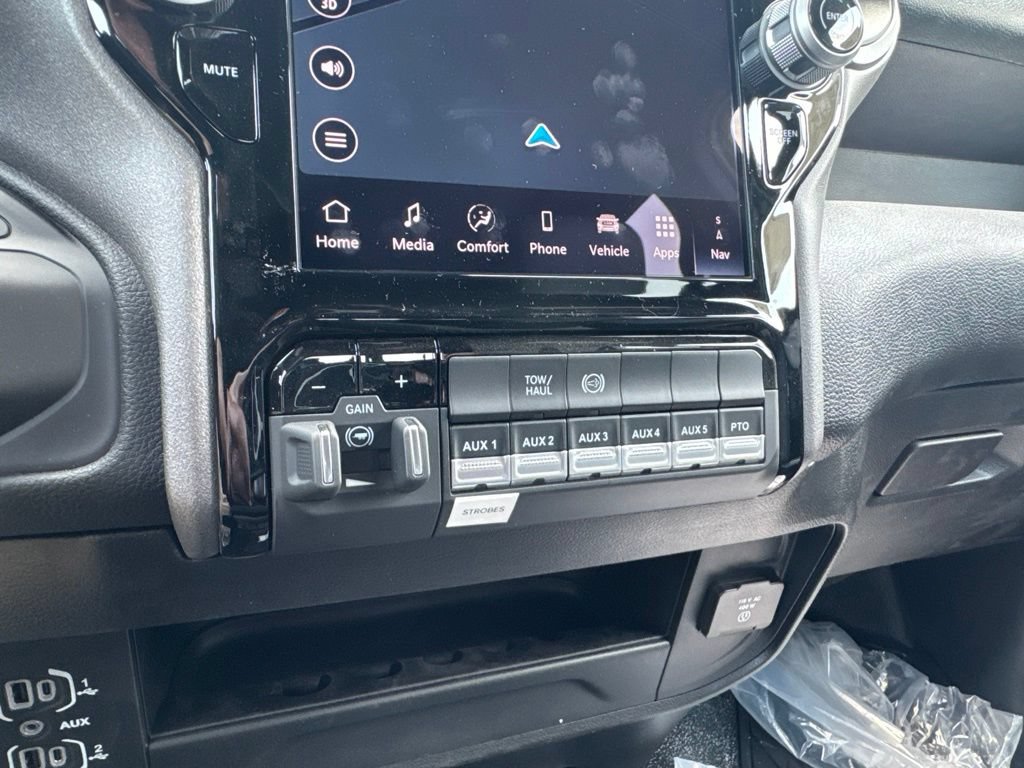 New 2026 RAM 5500 Tradesman AWD/4WD image 31