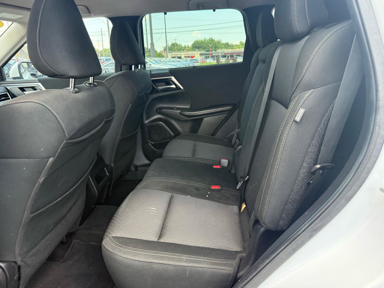 Used 2022 Mitsubishi Outlander ES FWD image 11