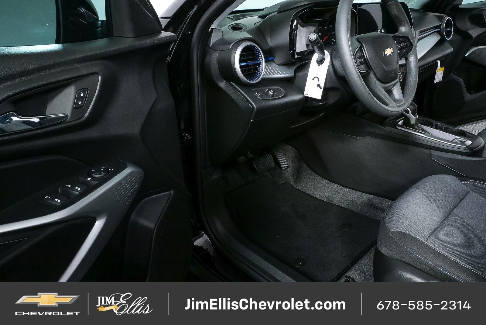 New 2026 Chevrolet Trax LS w/ LS Convenience Package FWD image 7