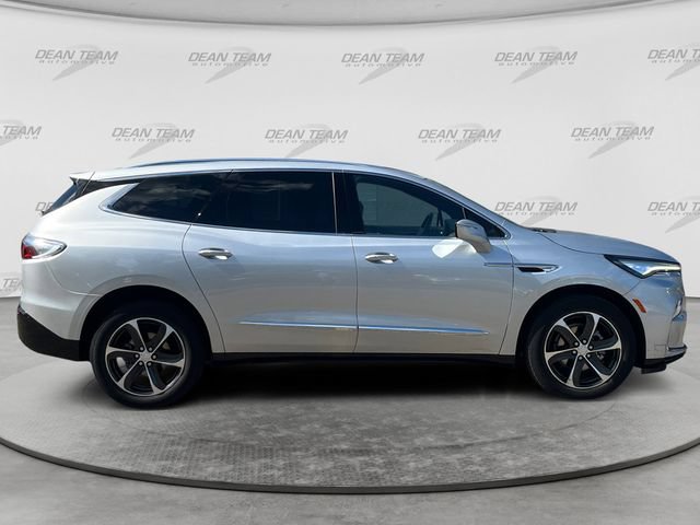 Used 2022 Buick Enclave Essence w/ Experience Buick Package FWD image 8