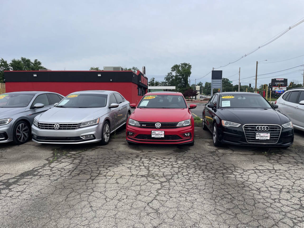 Used 2019 Volkswagen Golf 4-Door FWD image 37