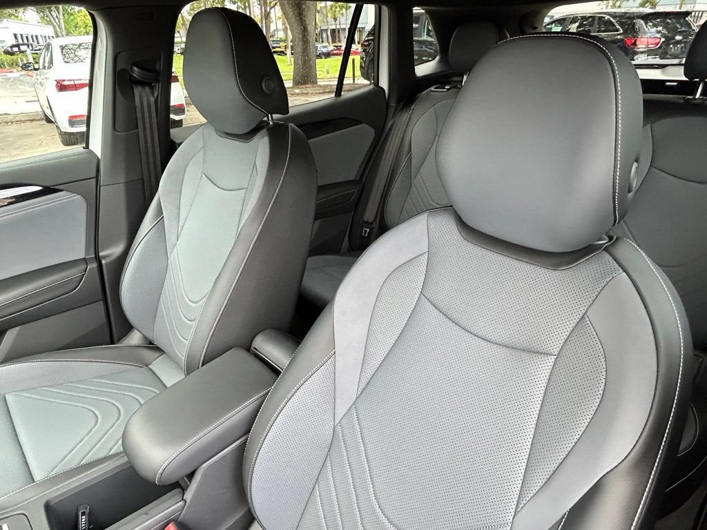 New 2026 Volkswagen Tiguan SE R-Line FWD image 18