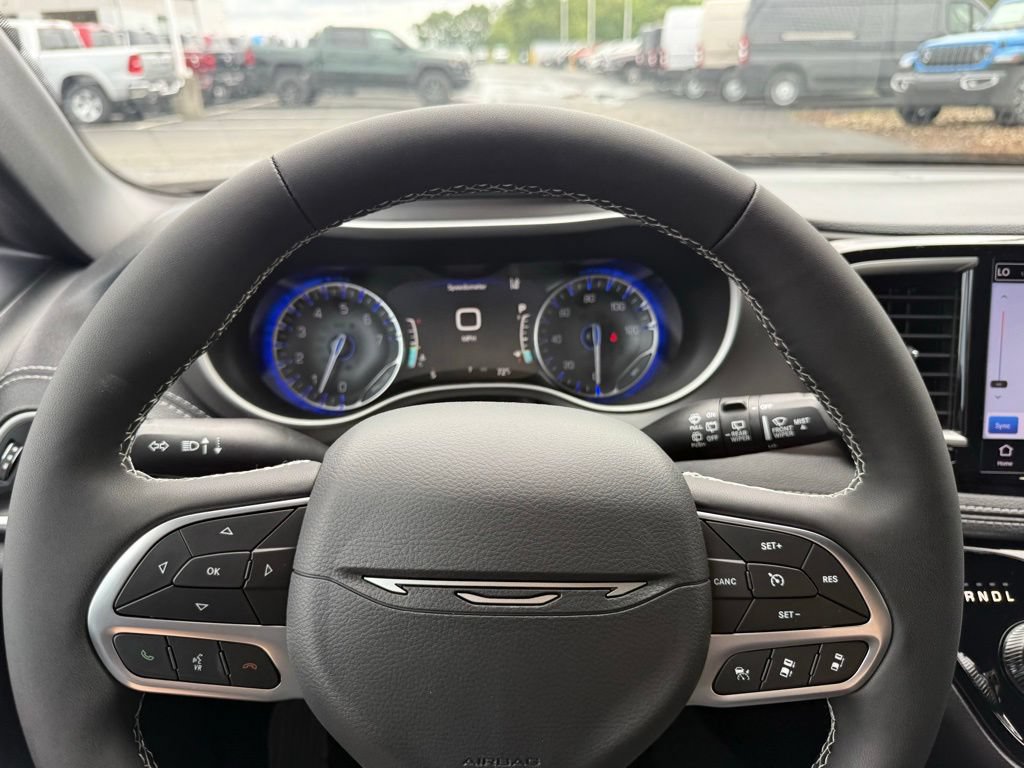 New 2027 Chrysler Pacifica Select w/ Family Tech Group FWD image 18