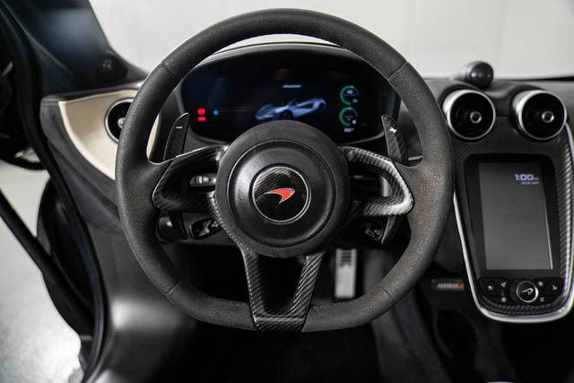 Used 2020 McLaren 600LT Spider RWD image 17