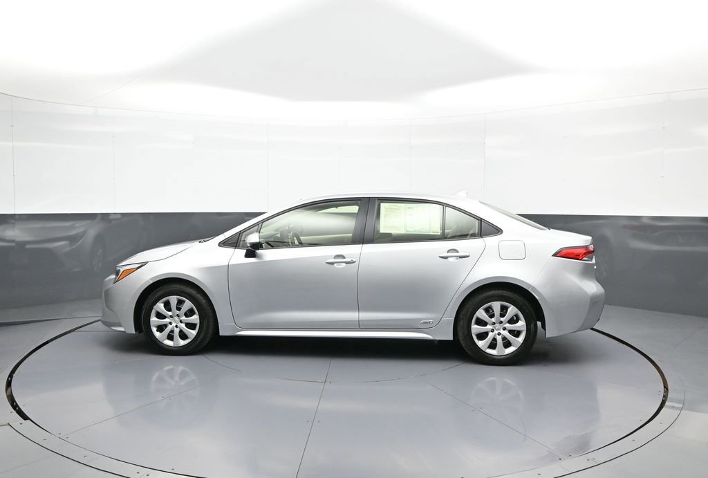 Certified 2024 Toyota Corolla LE AWD/4WD image 9