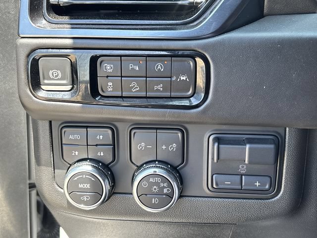 Used 2025 GMC Yukon AT4 Ultimate AWD/4WD image 21