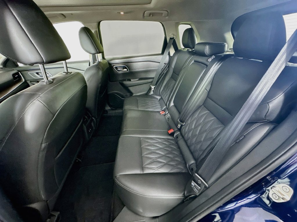 Certified 2024 Nissan Rogue Platinum AWD/4WD image 34