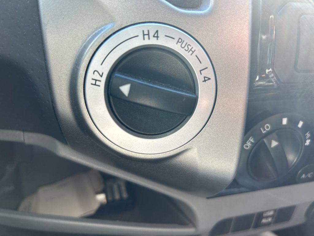 Used 2014 Toyota Tacoma 4x4 Access Cab V6 w/ TRD Sport Package image 7