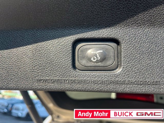 Used 2017 Ford Explorer XLT w/ Equipment Group 201A FWD image 12