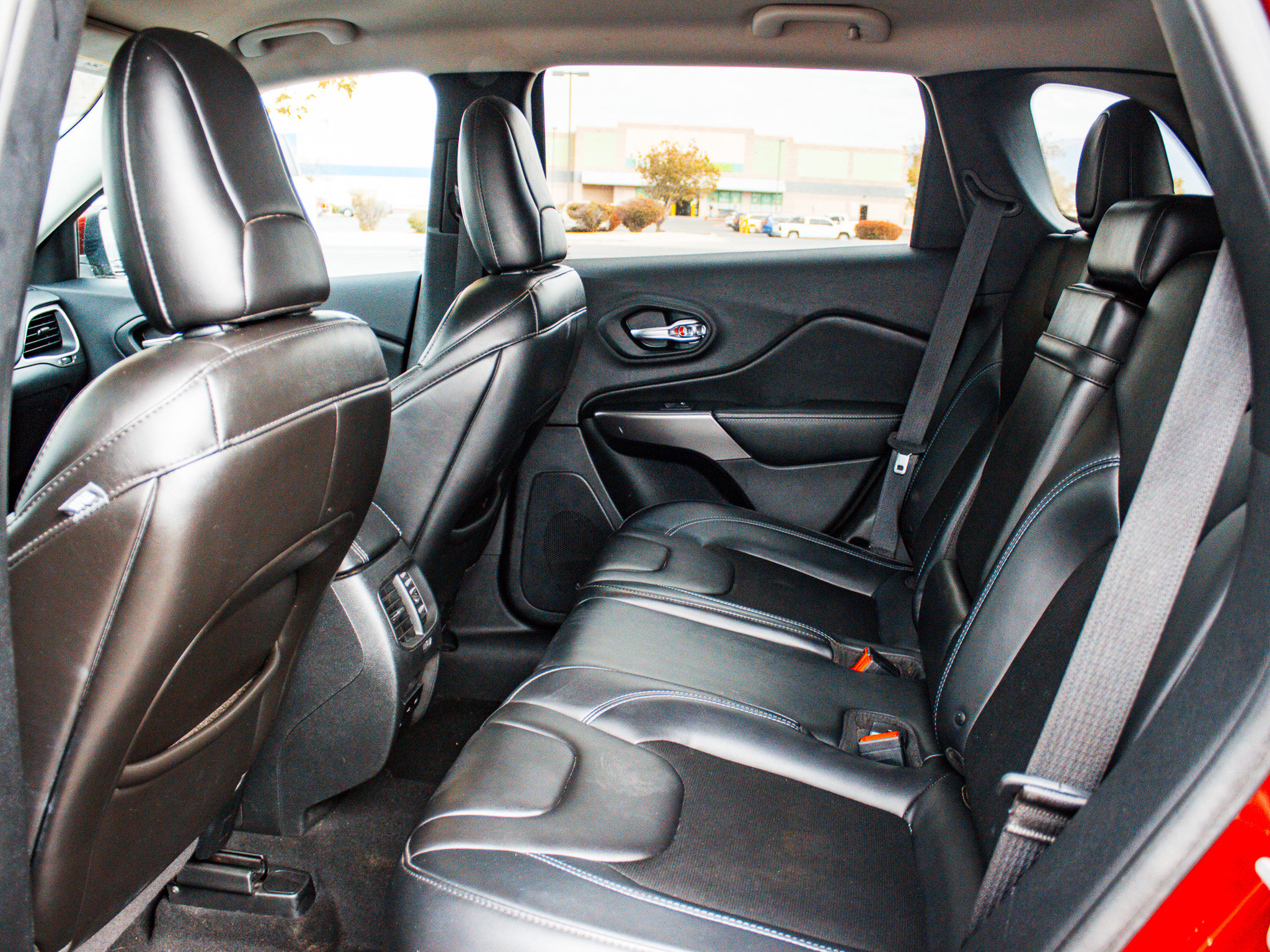 Used 2019 Jeep Cherokee Latitude Plus FWD image 21