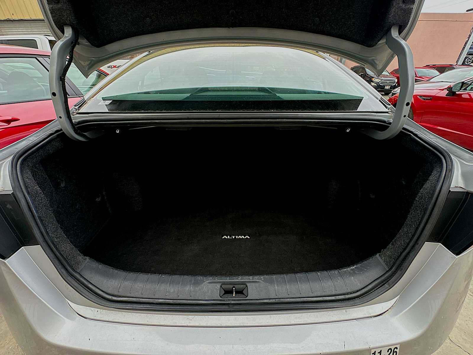 Used 2024 Nissan Altima 2.5 SV image 11