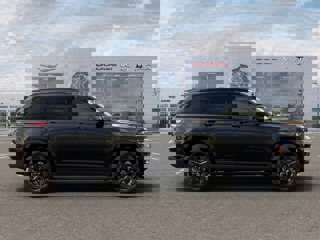 New 2025 Jeep Grand Cherokee Laredo image 21