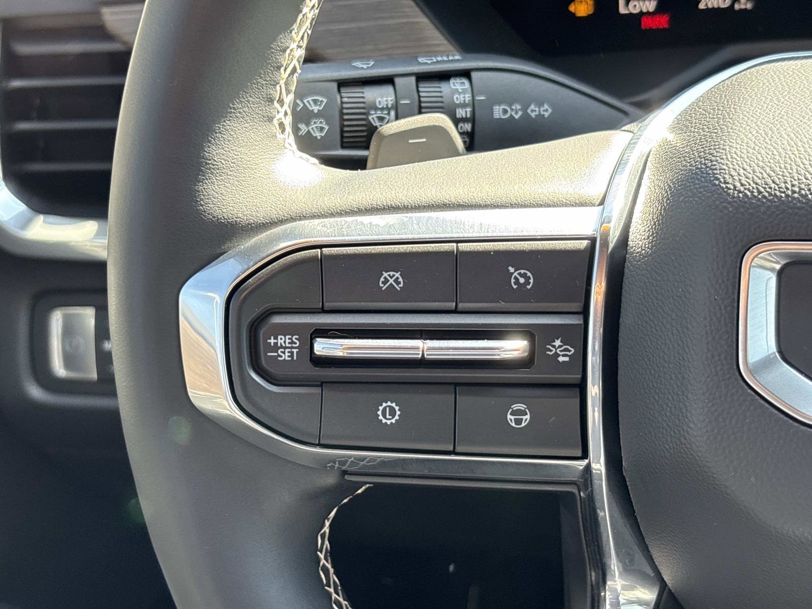 Certified 2024 GMC Acadia Denali w/ Super Cruise Package image 18